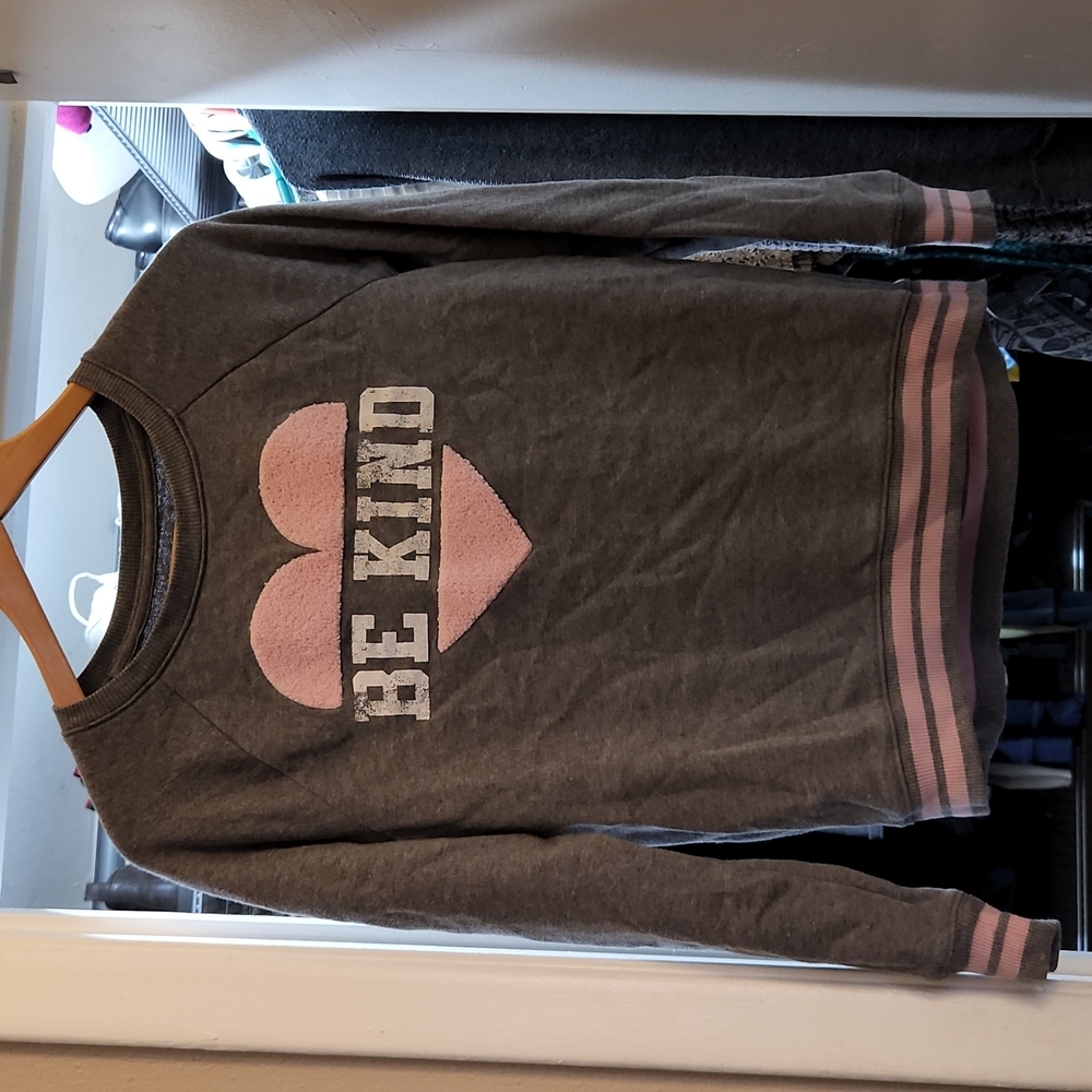 Girls XL So be kind sweater.
